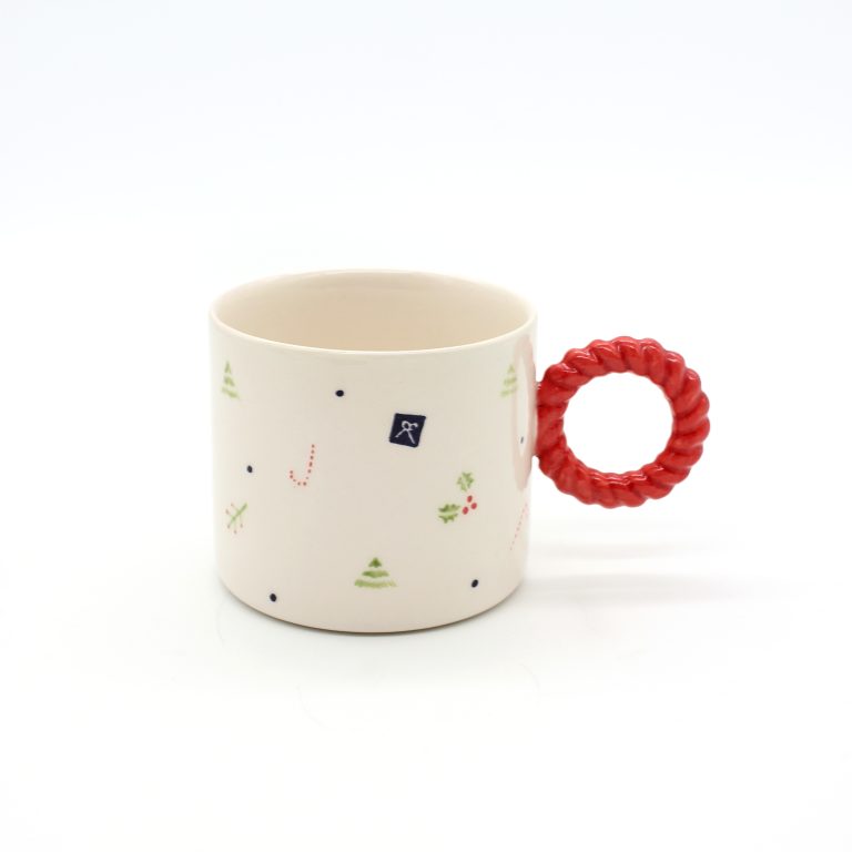 el boyaması yılbaşı desenli kupa krem rengi kırmızı burgu kulp seramik